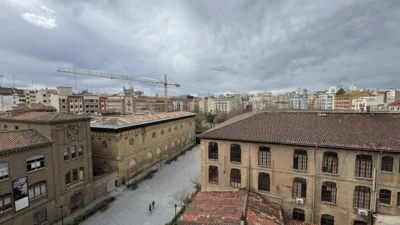 Piso en alquiler en Calle de Don Miguel Allue Salvador, Centro (Zaragoza Capital) de 1.250 €<span>/mes</span>