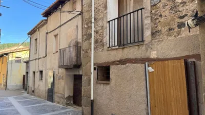 Semi-detached house on Carrer Major, 14 photo 2