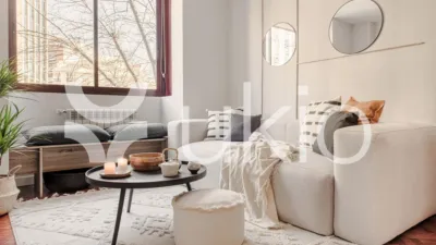 Piso en alquiler en Calle de Trafalgar - Imagen 2