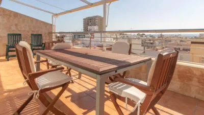 Top-floor apartment in Calle Moriones photo 5