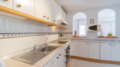Semi-detached house on Calle de Nicolás Bussi photo 15