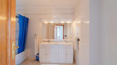 Semi-detached house on Calle de Nicolás Bussi photo 26