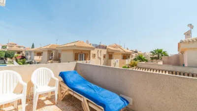 Semi-detached house on Calle de Nicolás Bussi photo 31