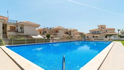 Semi-detached house on Calle de Nicolás Bussi photo 49