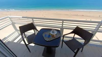 Piso en alquiler en Paseo Marítimo, Cortadura-Zona Franca (Cádiz Capital) de 2.500 €<span>/mes</span>