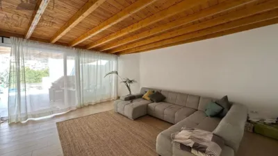 Chalet on Avenida del Tres de Mayo photo 4