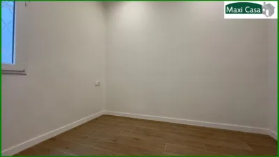 Piso en venta en Carrer de Còrsega, cerca de Carrer de Sant Quintí, El Camp de l'Arpa del Clot (Distrito Sant Martí. Barcelona Capital) de 225.000 €