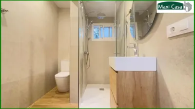 Piso en venta en Carrer de Còrsega, cerca de Carrer de Sant Quintí, El Camp de l'Arpa del Clot (Distrito Sant Martí. Barcelona Capital) de 225.000 €