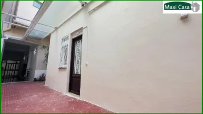 Piso en venta en Carrer de Còrsega, cerca de Carrer de Sant Quintí, El Camp de l'Arpa del Clot (Distrito Sant Martí. Barcelona Capital) de 225.000 €