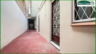 Piso en venta en Carrer de Còrsega, cerca de Carrer de Sant Quintí, El Camp de l'Arpa del Clot (Distrito Sant Martí. Barcelona Capital) de 225.000 €