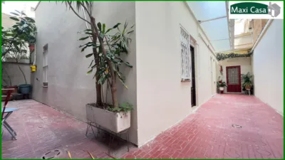 Piso en venta en Carrer de Còrsega, cerca de Carrer de Sant Quintí, El Camp de l'Arpa del Clot (Distrito Sant Martí. Barcelona Capital) de 225.000 €
