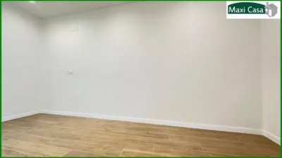 Piso en venta en Carrer de Còrsega, cerca de Carrer de Sant Quintí, El Camp de l'Arpa del Clot (Distrito Sant Martí. Barcelona Capital) de 225.000 €