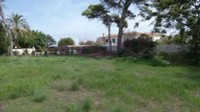 Terreno en venta en Calle Io, Número 17 - Más