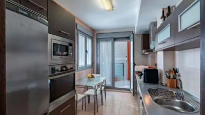 Piso en venta en Pabellón-Estación-Corte Inglés, Barrio Pabellón-Estación (El Ejido) de 199.000 €