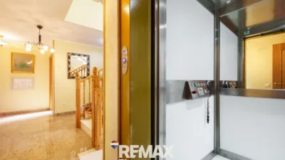 Chalet on Calle Comunidad de Cantabria photo 32