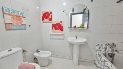 Piso en venta en Calle del Rector Gustavo Villapalos, 4, Centro (Distrito Núcleo Urbano. Roquetas de Mar) de 125.000 €
