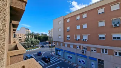 Piso en venta en Calle del Rector Gustavo Villapalos, 4, Centro (Distrito Núcleo Urbano. Roquetas de Mar) de 125.000 €