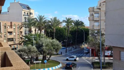 Piso en venta en Calle del Rector Gustavo Villapalos, 4, Centro (Distrito Núcleo Urbano. Roquetas de Mar) de 125.000 €