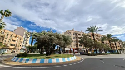 Piso en venta en Calle del Rector Gustavo Villapalos, 4, Centro (Distrito Núcleo Urbano. Roquetas de Mar) de 125.000 €