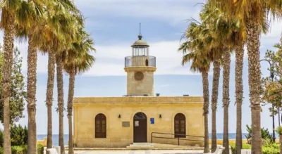 Piso en venta en Calle del Rector Gustavo Villapalos, 4, Centro (Distrito Núcleo Urbano. Roquetas de Mar) de 125.000 €