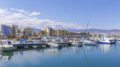 Piso en venta en Calle del Rector Gustavo Villapalos, 4, Centro (Distrito Núcleo Urbano. Roquetas de Mar) de 125.000 €
