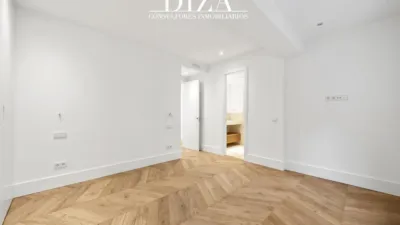 Apartment on Calle de Casado del Alisal photo 27