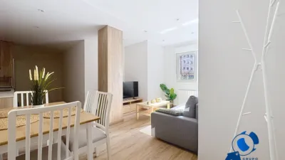 Apartamento en alquiler en Calle de Agustín Argüelles, La Calzada (Distrito Oeste. Gijón) de 1.100 €<span>/mes</span>