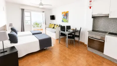 Studio at Calle Valencia, 3 photo 5