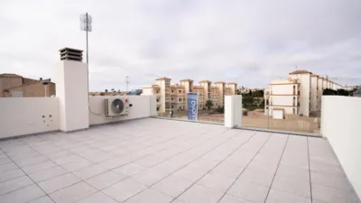 Casa adosada en venta en Pau 26, Las Filipinas-Villamartín-Canal Norte (Distrito Orihuela Costa. Orihuela) de 363.500 €