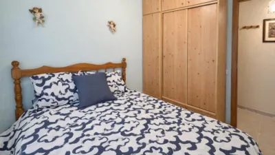 Pis – Torrevieja, Urbanización Calas Blancas - Més