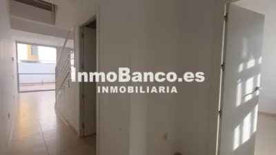 Chalet en alquiler en Carrer Azalees, La Pobla de Vallbona de 1.900 €<span>/mes</span>