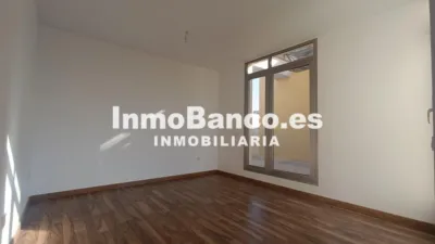 Chalet en alquiler en Carrer Azalees, La Pobla de Vallbona de 1.900 €<span>/mes</span>