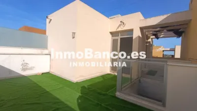 Chalet en alquiler en Carrer Azalees, La Pobla de Vallbona de 1.900 €<span>/mes</span>