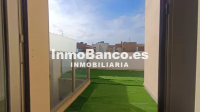 Chalet en alquiler en Carrer Azalees, La Pobla de Vallbona de 1.900 €<span>/mes</span>