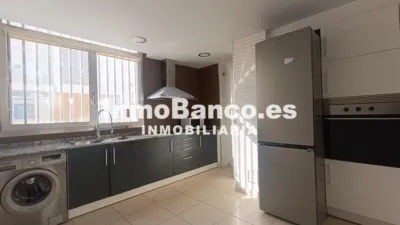 Chalet en alquiler en Carrer Azalees, La Pobla de Vallbona de 1.900 €<span>/mes</span>