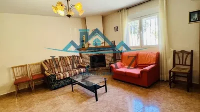 Chalet en venta en Calle de la Espiga, Alberche del Caudillo (Calera y Chozas) de 109.900 €