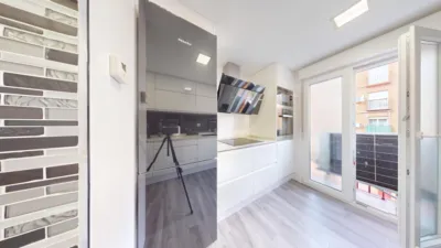 Piso en venta en Calle de la Lagartera, cerca de Calle de Mejorana, Entrevías (Distrito Puente de Vallecas. Madrid Capital) de 380.000 €