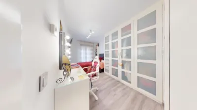 Piso en venta en Calle de la Lagartera, cerca de Calle de Mejorana, Entrevías (Distrito Puente de Vallecas. Madrid Capital) de 380.000 €