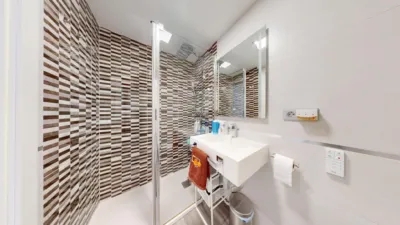 Piso en venta en Calle de la Lagartera, cerca de Calle de Mejorana, Entrevías (Distrito Puente de Vallecas. Madrid Capital) de 380.000 €