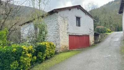 Rustic farm on Barrio Zulaaldea Street photo 31
