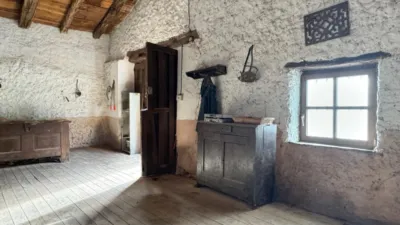 Rustic farm on Barrio Zulaaldea Street photo 9
