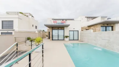 House in San Miguel de Salinas - View 2