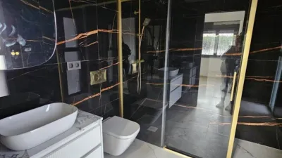 Chalet en venta en Calle Rojales - Más