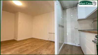 Piso en venta en Carrer de Santapau, cerca de Carrer d' Escòcia, Vilapicina-La Torre Llobeta (Distrito Nou Barris. Barcelona Capital) de 289.000 €