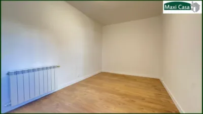 Piso en venta en Carrer de Santapau, cerca de Carrer d' Escòcia, Vilapicina-La Torre Llobeta (Distrito Nou Barris. Barcelona Capital) de 289.000 €