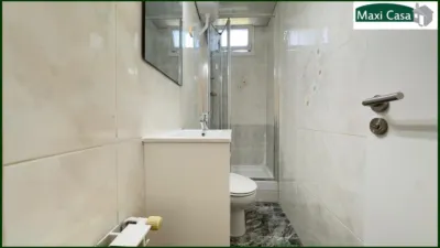 Piso en venta en Carrer de Santapau, cerca de Carrer d' Escòcia, Vilapicina-La Torre Llobeta (Distrito Nou Barris. Barcelona Capital) de 289.000 €