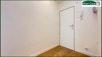 Piso en venta en Carrer de Santapau, cerca de Carrer d' Escòcia, Vilapicina-La Torre Llobeta (Distrito Nou Barris. Barcelona Capital) de 289.000 €