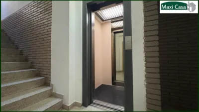 Piso en venta en Carrer de Santapau, cerca de Carrer d' Escòcia, Vilapicina-La Torre Llobeta (Distrito Nou Barris. Barcelona Capital) de 289.000 €