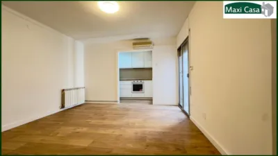 Piso en venta en Carrer de Santapau, cerca de Carrer d' Escòcia, Vilapicina-La Torre Llobeta (Distrito Nou Barris. Barcelona Capital) de 289.000 €