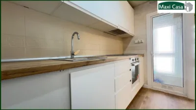 Piso en venta en Carrer de Santapau, cerca de Carrer d' Escòcia, Vilapicina-La Torre Llobeta (Distrito Nou Barris. Barcelona Capital) de 289.000 €